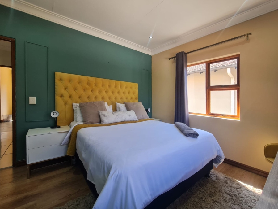 To Let 5 Bedroom Property for Rent in Eagles Landing North West